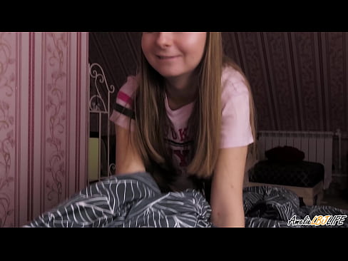 ❤️ Blondie duboko siše svoju drugu prijateljicu i dobiva spermu u usta Kurve kod nas ️❤