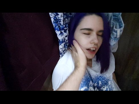 ❤️ Našao sam svoju sestru u ormaru i pomogao joj da svrši Kurve kod nas ️❤